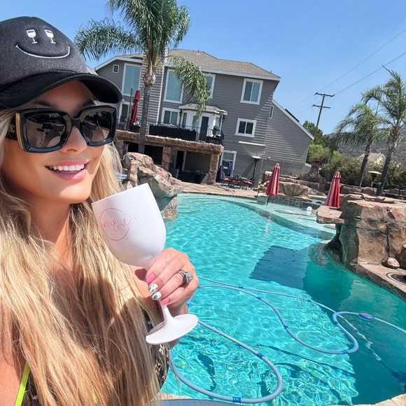 Meet the Posher, Jamie - Picture 9 of 12